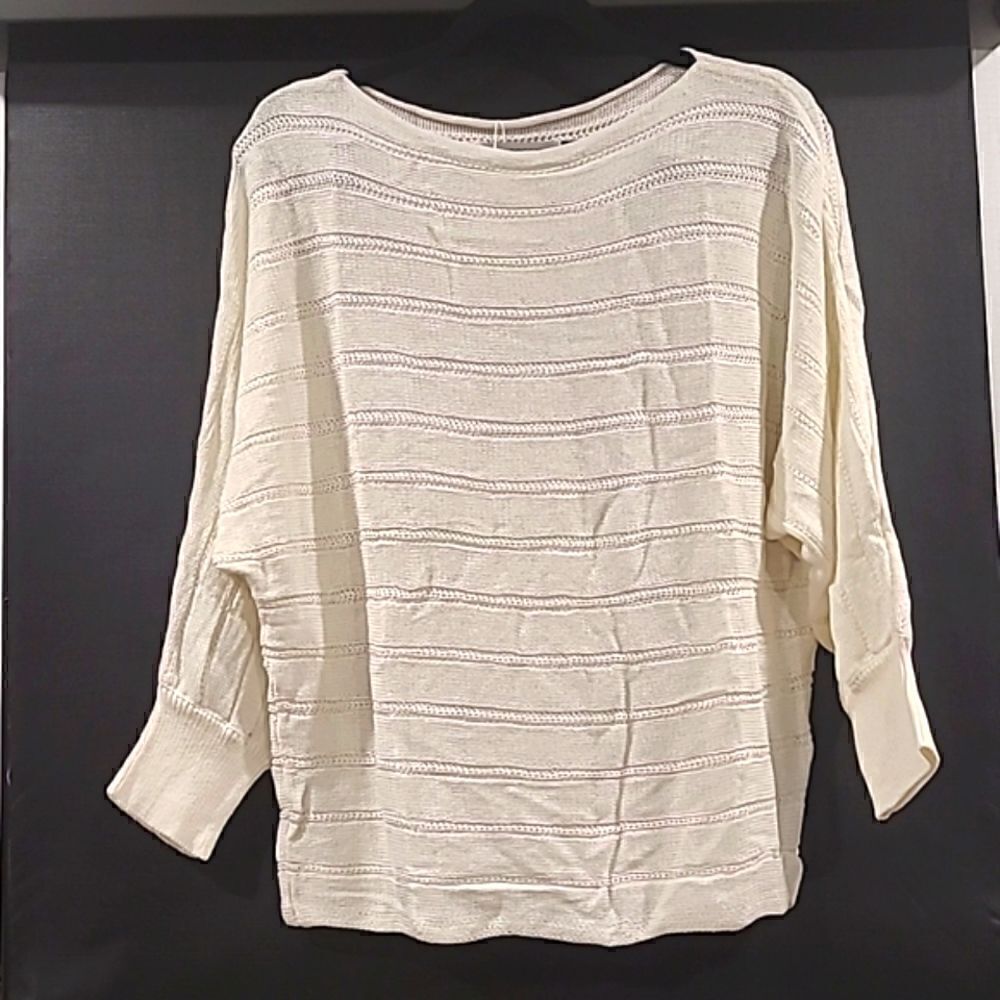 Paposon, size Large, Knit, Lightweight Sweater, wear on or off shoulders.